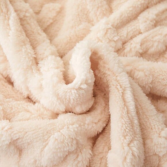 Modern Fleece Throw Blanket - Cozy Soft Lightweight Fuzzy Throw Blanket - Picture 4 of 5